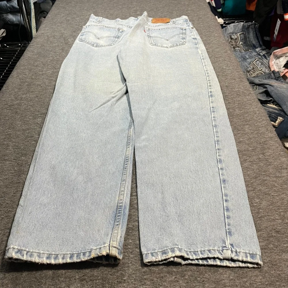 Vintage Levis 550 Relaxed Fit Light Wash Denim Jeans Mens 36x32 Blue